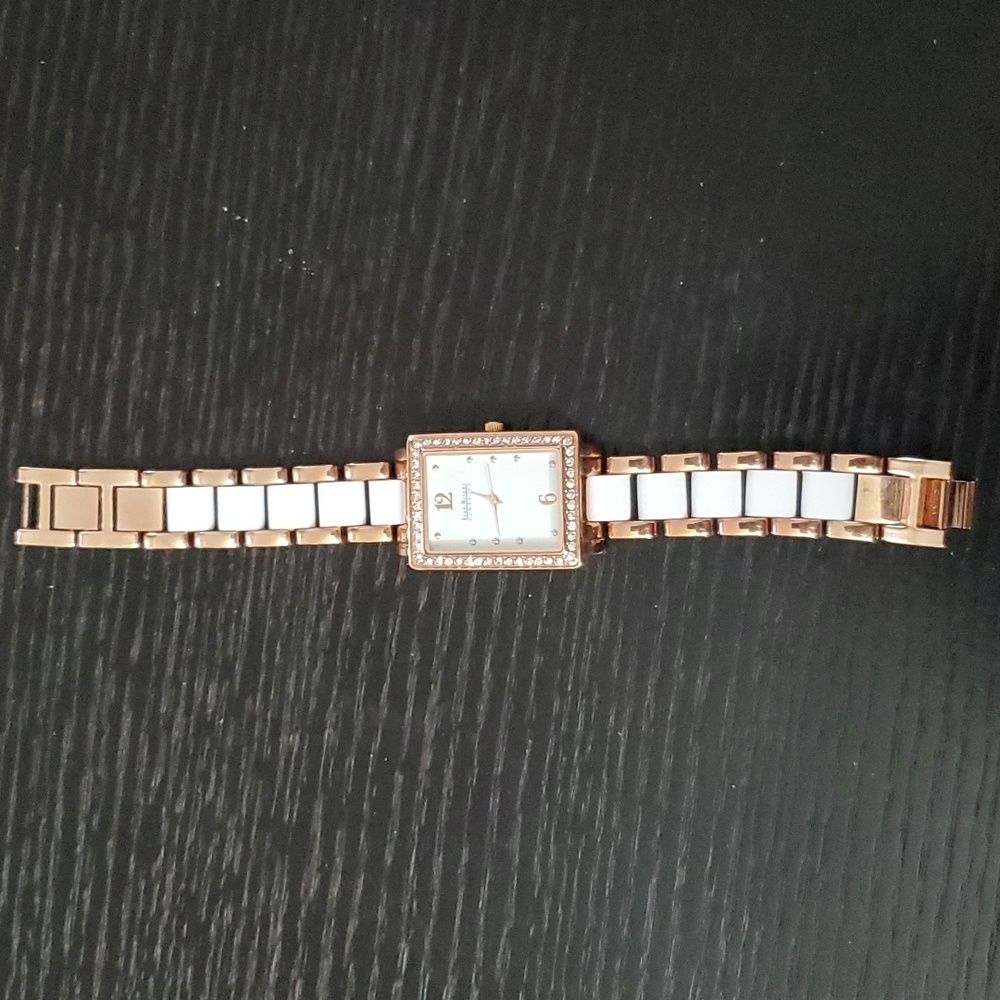 Joan Rivers Classics  Watch - Picture 3 of 5